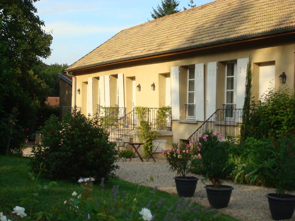 Les Communs Du Manoir Apartment Ecully Room photo
