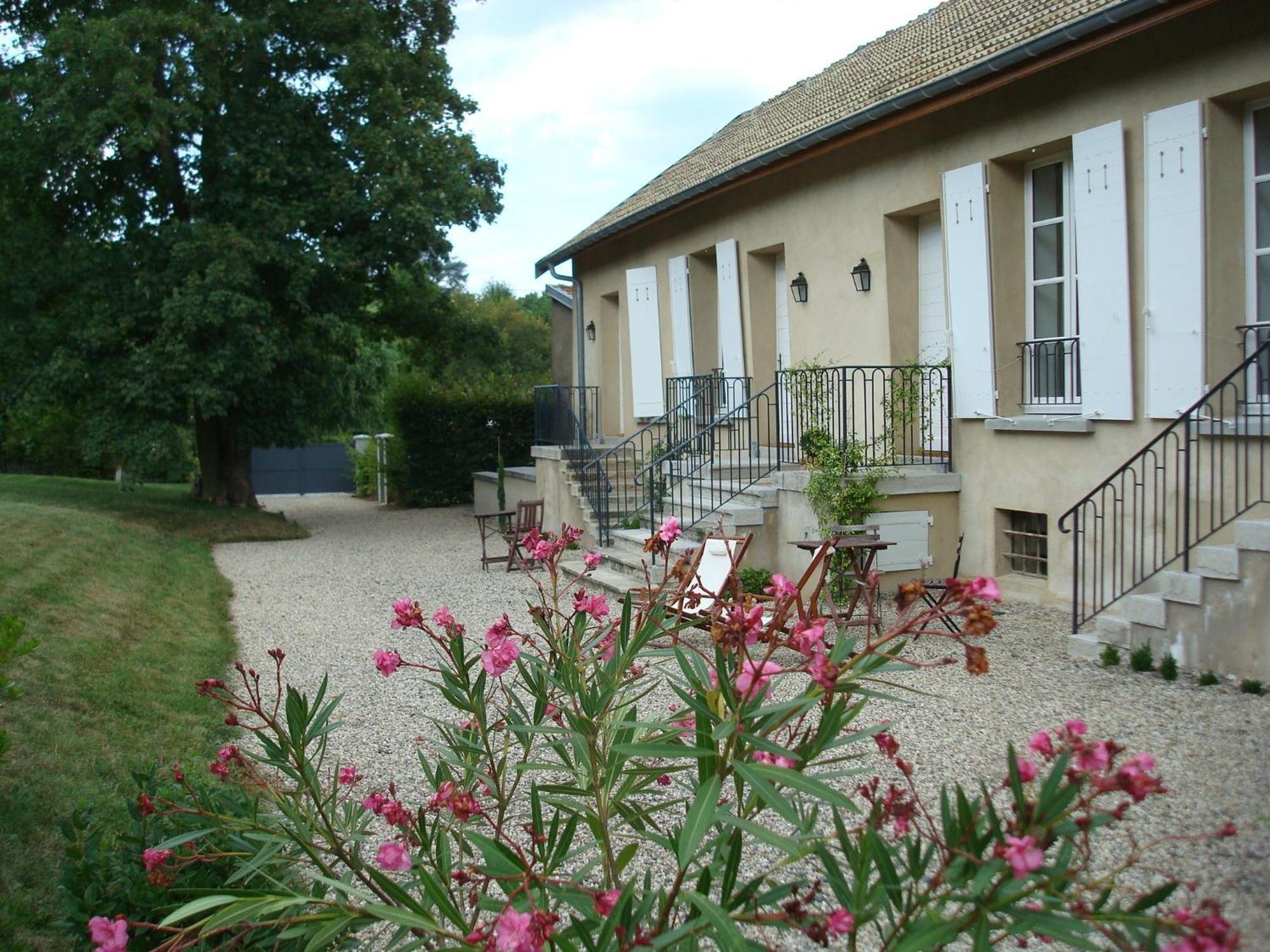 Les Communs Du Manoir Apartment Ecully Exterior photo
