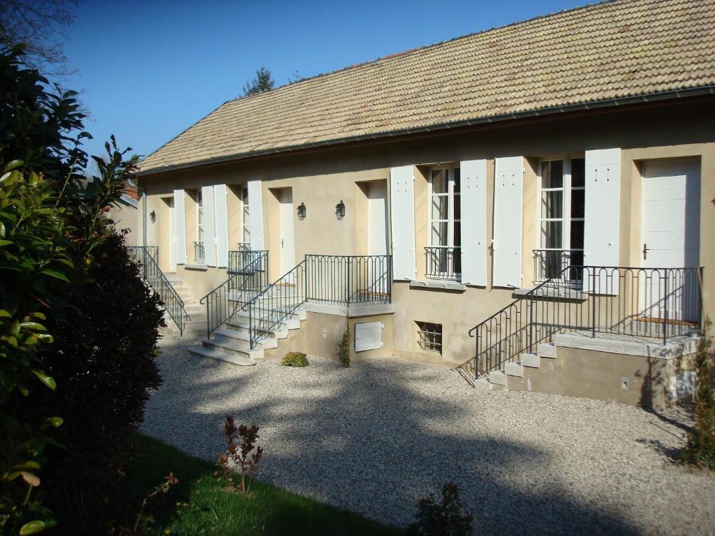 Les Communs Du Manoir Apartment Ecully Exterior photo